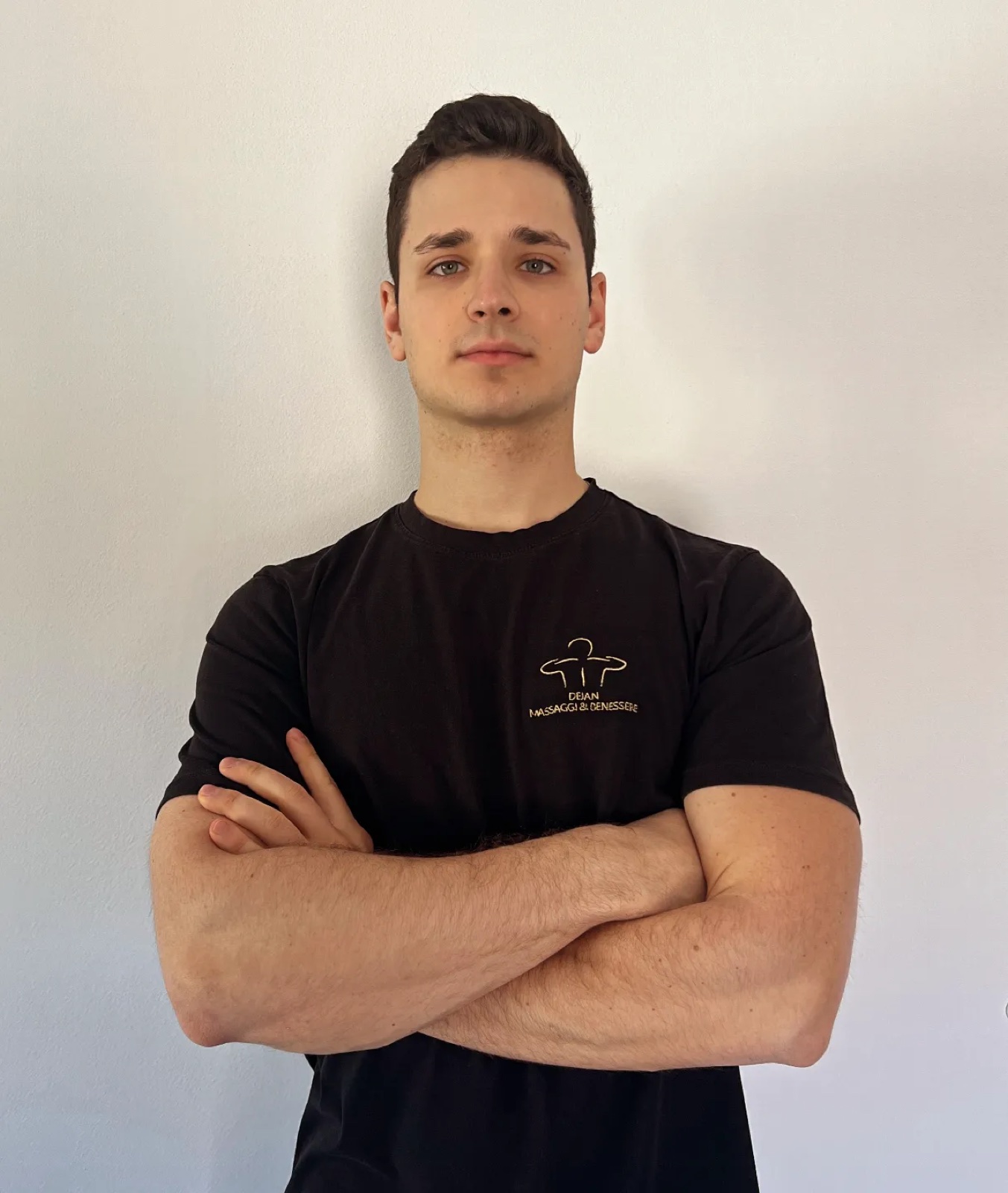 Ritratto di Dejan Samac in divisa professionale